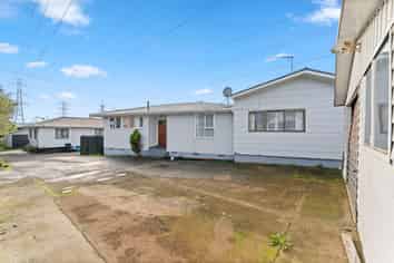 7 Young Road, Mount Wellington