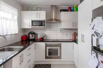 2 Hobart Crescent, Manurewa