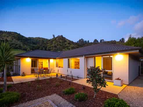 8 Saddleback Road, Todds Valley