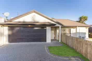 3/8 Saints Court, Manurewa