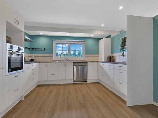 13 Hayfield Terrace, Cust