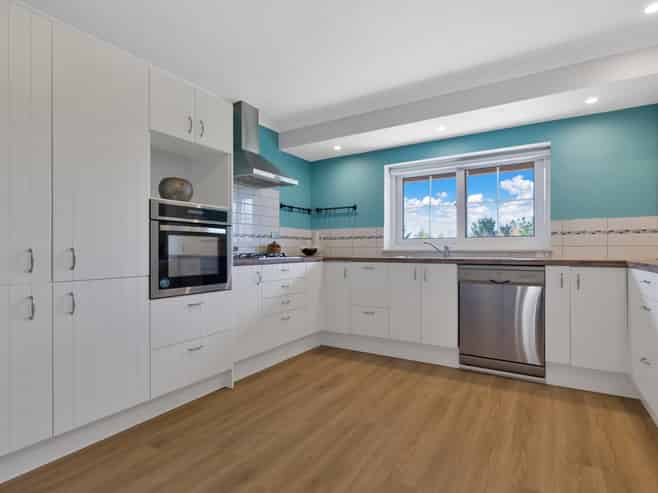 13 Hayfield Terrace, Cust