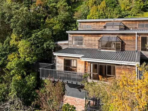 19 Kaitawa Road, York Bay, Eastbourne