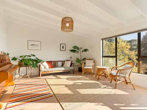 19 Kaitawa Road, York Bay, Eastbourne