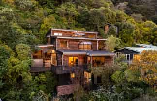 19 Kaitawa Road, York Bay, Eastbourne