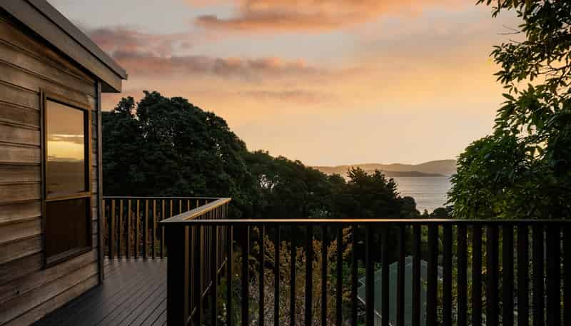 19 Kaitawa Road, York Bay, Eastbourne