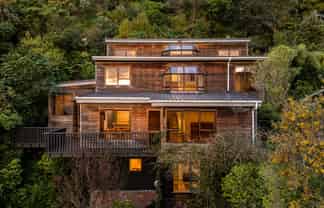 19 Kaitawa Road, York Bay, Eastbourne