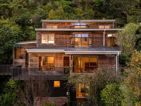 19 Kaitawa Road, York Bay, Eastbourne