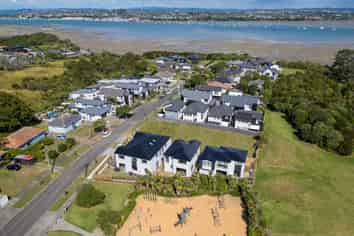 1B & 1C Fernwood Place, Waiotaiki Bay