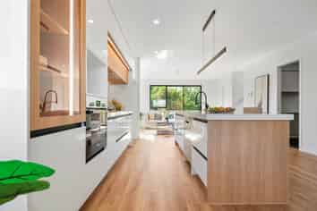 1B & 1C Fernwood Place, Waiotaiki Bay