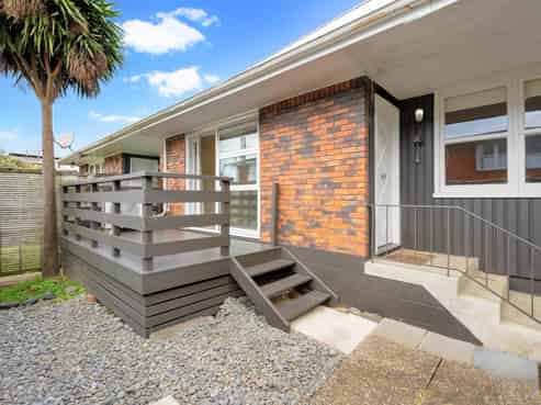 2/34 Thatcher Street, Mission Bay