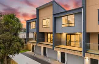 8-10/6 Robertson Road, Ranui