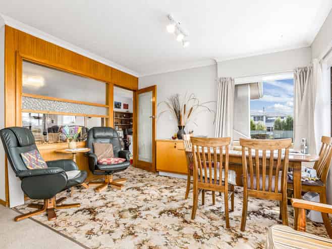 10 John Street, Levin