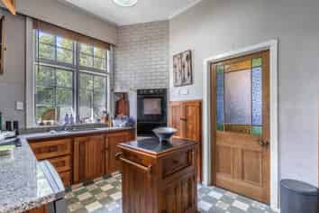 2 Alice Street, Gladstone