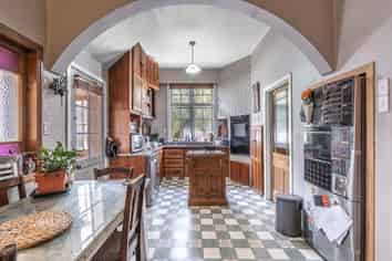 2 Alice Street, Gladstone