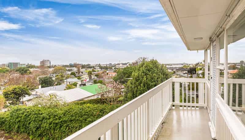 8/2A Ewenson Avenue, Ellerslie