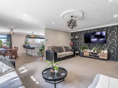 700 Queens Drive, Waikiwi