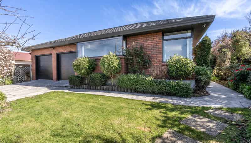 700 Queens Drive, Waikiwi