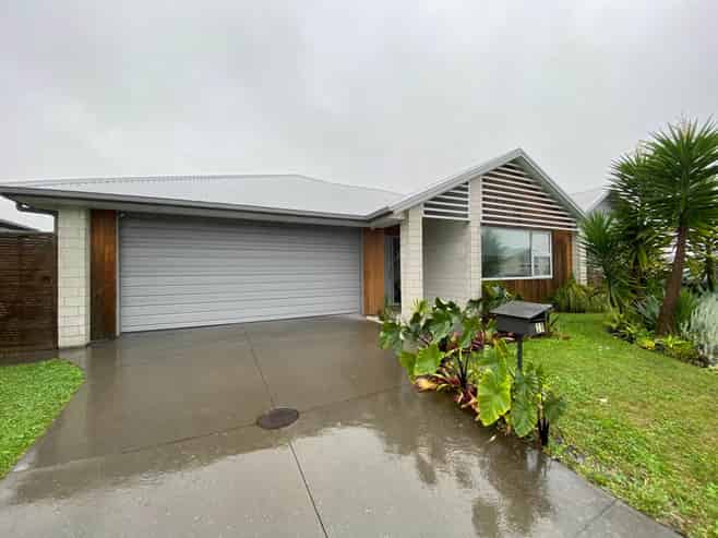 28 Awataha Crescent, Pyes Pa