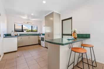 5B Melanie Place, Orewa