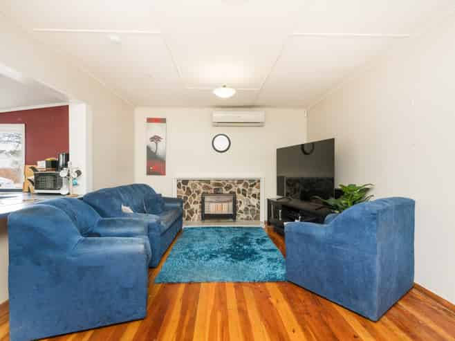318 Botanical Road, West End