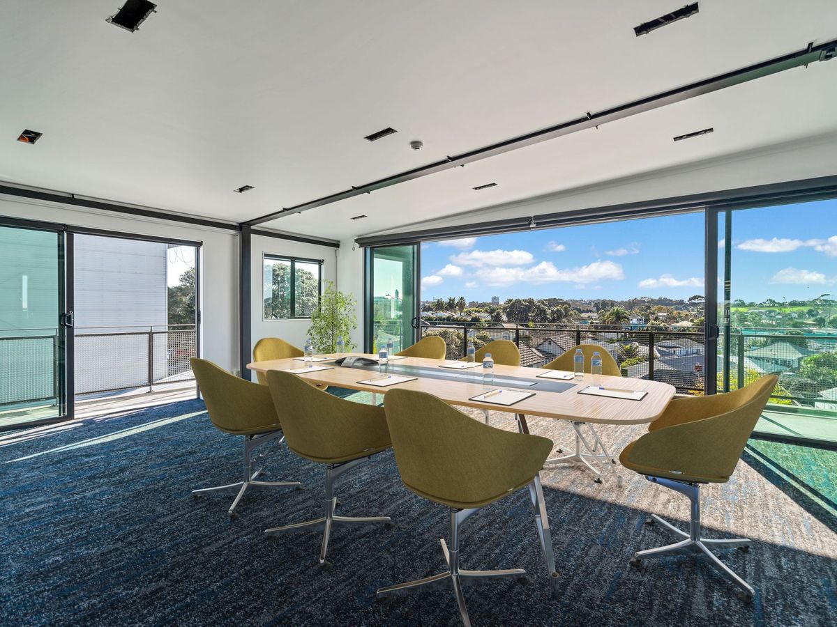 Quality Office with Balcony and Views - Ansicht 3