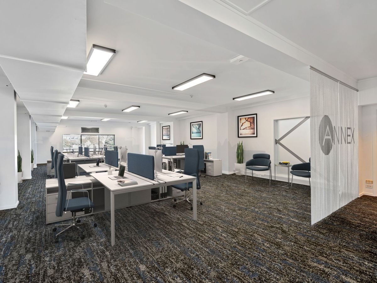 Quality Office with Balcony and Views - Ansicht 2