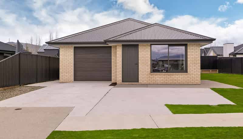 5 Woods Crescent, CROMWELL