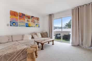 8/247 Henderson Valley Road, Henderson