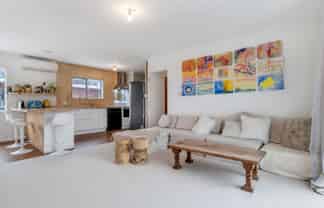 8/247 Henderson Valley Road, Henderson