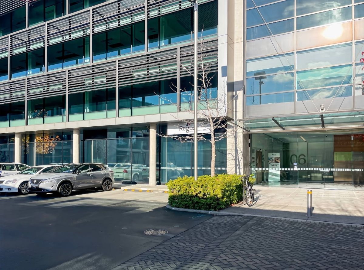 Private office space for 3 in Regus Hazeldean - Vista 2