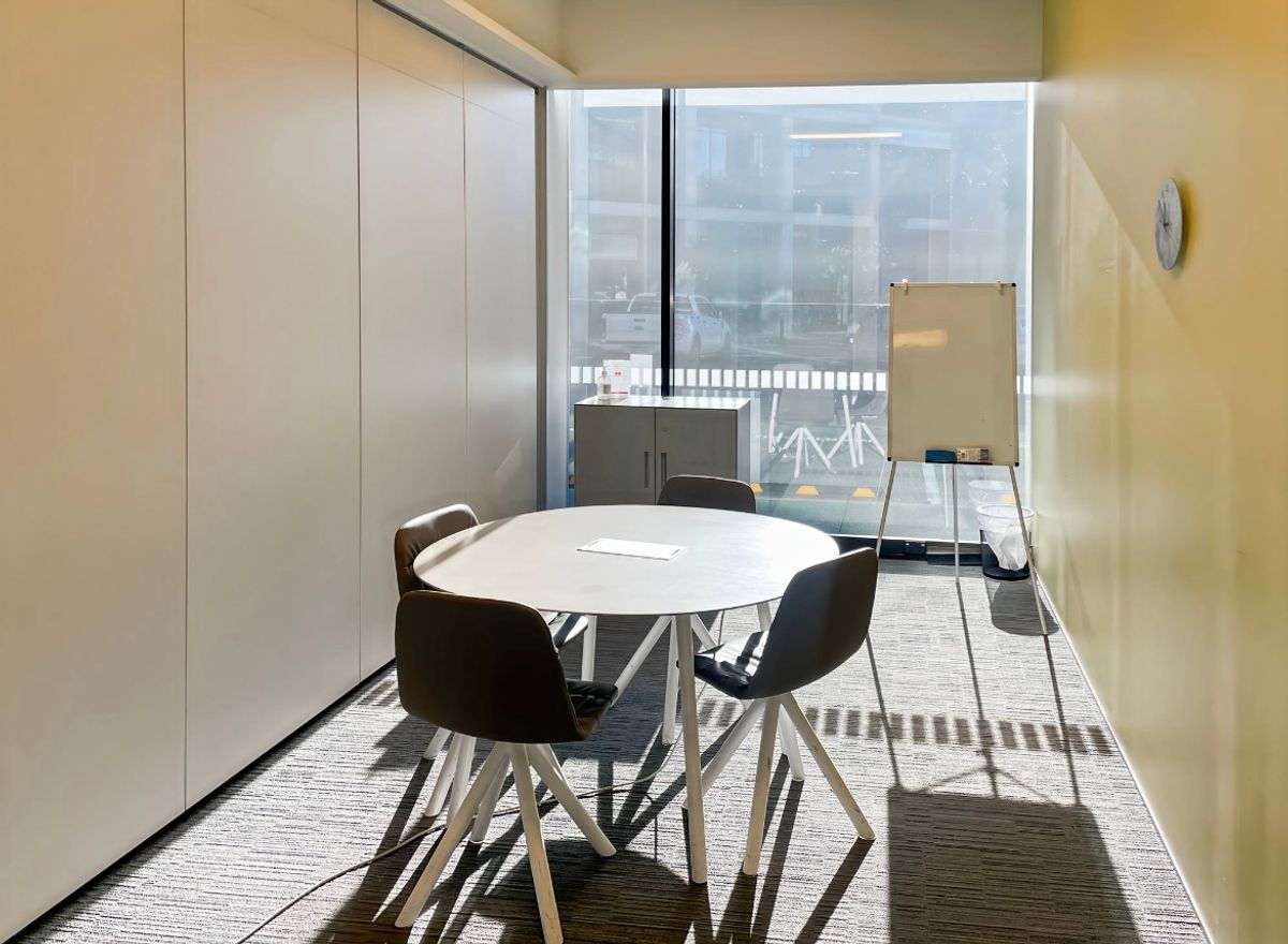 Private office space for 3 in Regus Hazeldean - Més