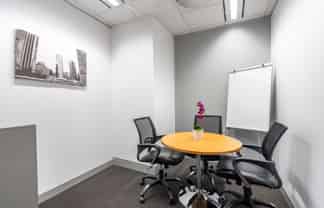 All-inclusive office space for 4. Regus Hazeldean