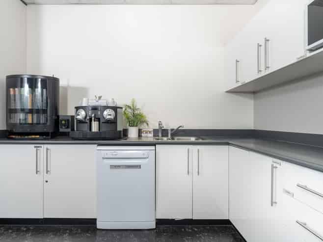 Open plan office space for 10 in Regus Hazeldean