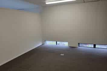 Modern Office with Mezzanine | 154 m2