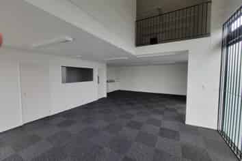 Modern Office with Mezzanine | 154 m2