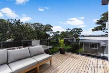 221B Princes Street East, Otahuhu