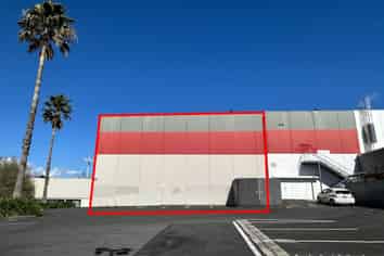 MORTGAGEE AUCTION - WAREHOUSE/BULK RETAIL
