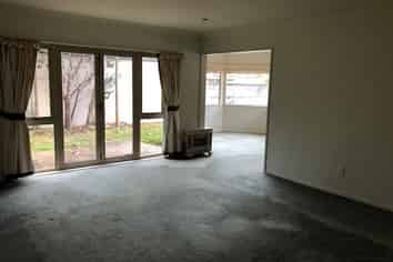 9A Sandwich Rd, Saint Andrews