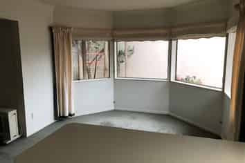 9A Sandwich Rd, Saint Andrews