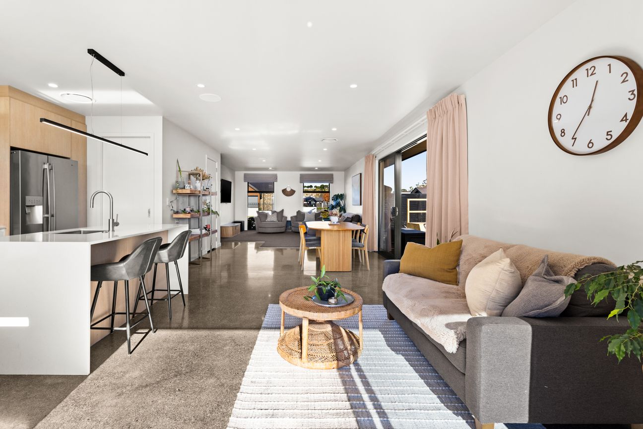 Modern Living with Semi-Rural Outlook - Mehr