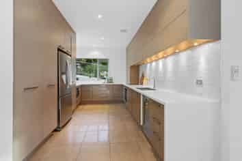 19 Luxton Place, Mount Pleasant