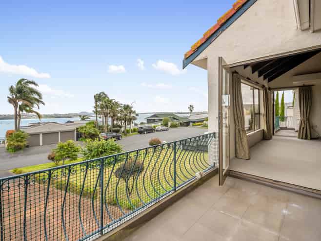 7 Lilford Place, Half Moon Bay