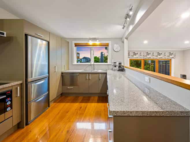 28 Edgars Road, Westmere