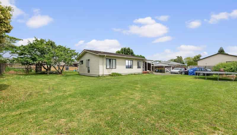 12 Stoll Place, Clendon Park