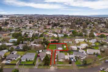 12 Stoll Place, Clendon Park