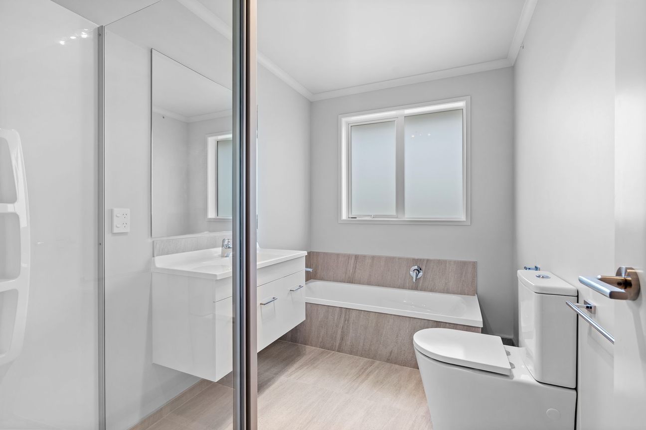 DOWN SIZING? INVESTMENT? FIRST HOME? - Więcej