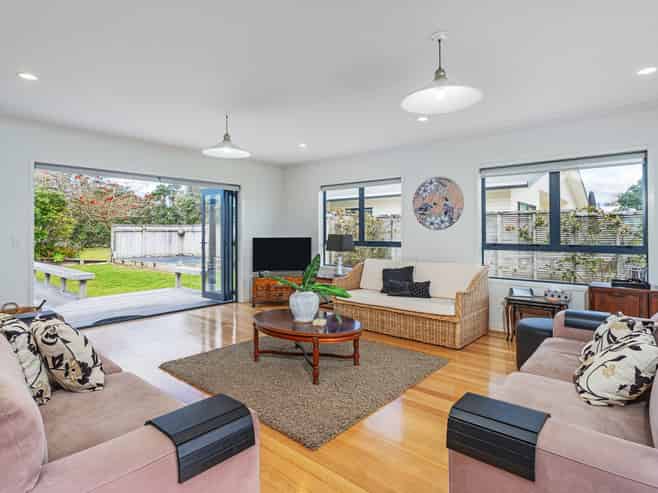 136 Waimaire Avenue, Matarangi