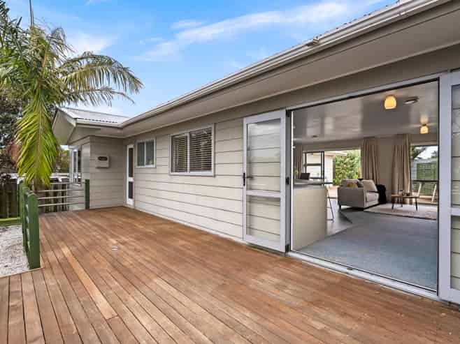 12 Curlew Place, One Tree Point