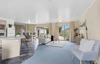 12 Curlew Place, One Tree Point